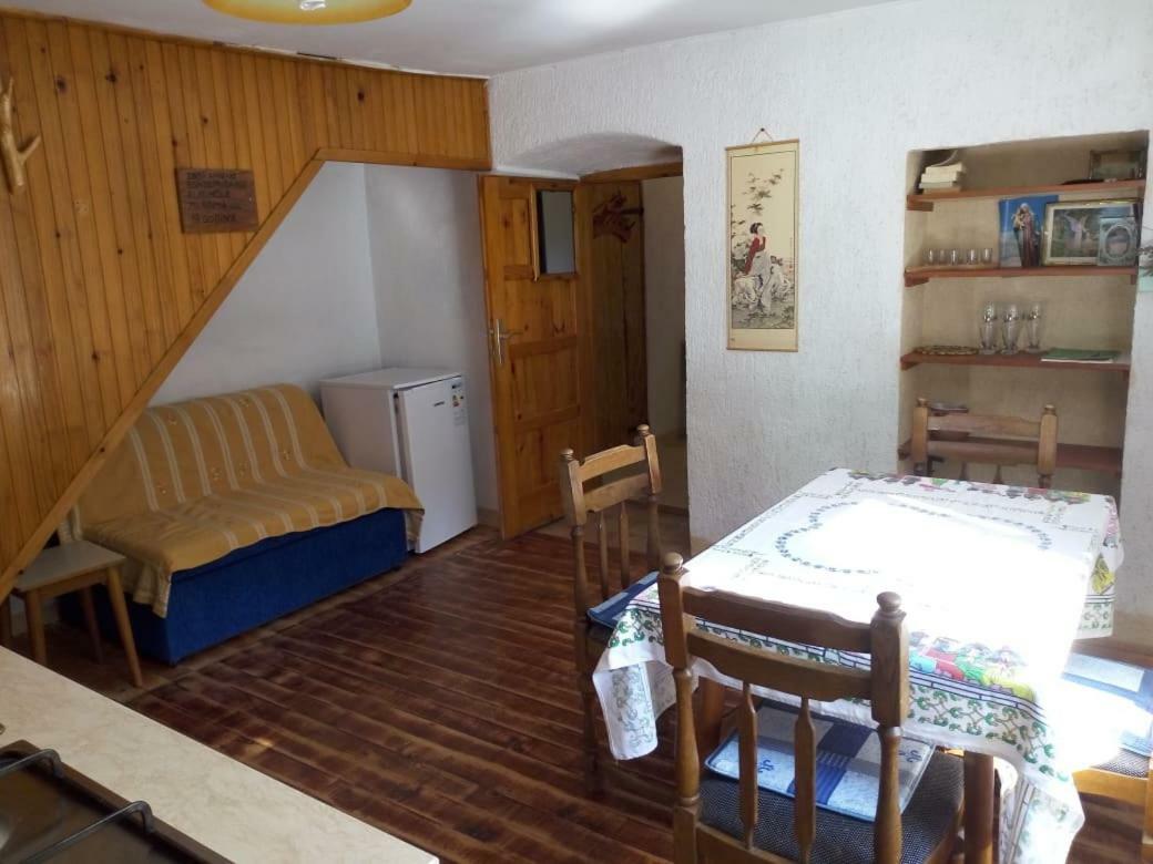 Apartman Dinko Lubenice Ngoại thất bức ảnh