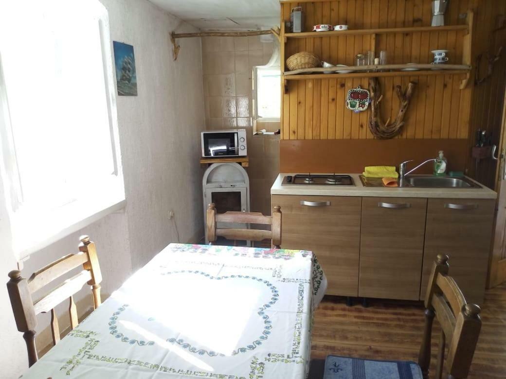 Apartman Dinko Lubenice Ngoại thất bức ảnh